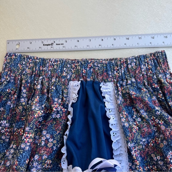 Vtg Fun & Fancy Square Dance Skirt with laces details and Pockets Women Size S - Picture 6 of 9